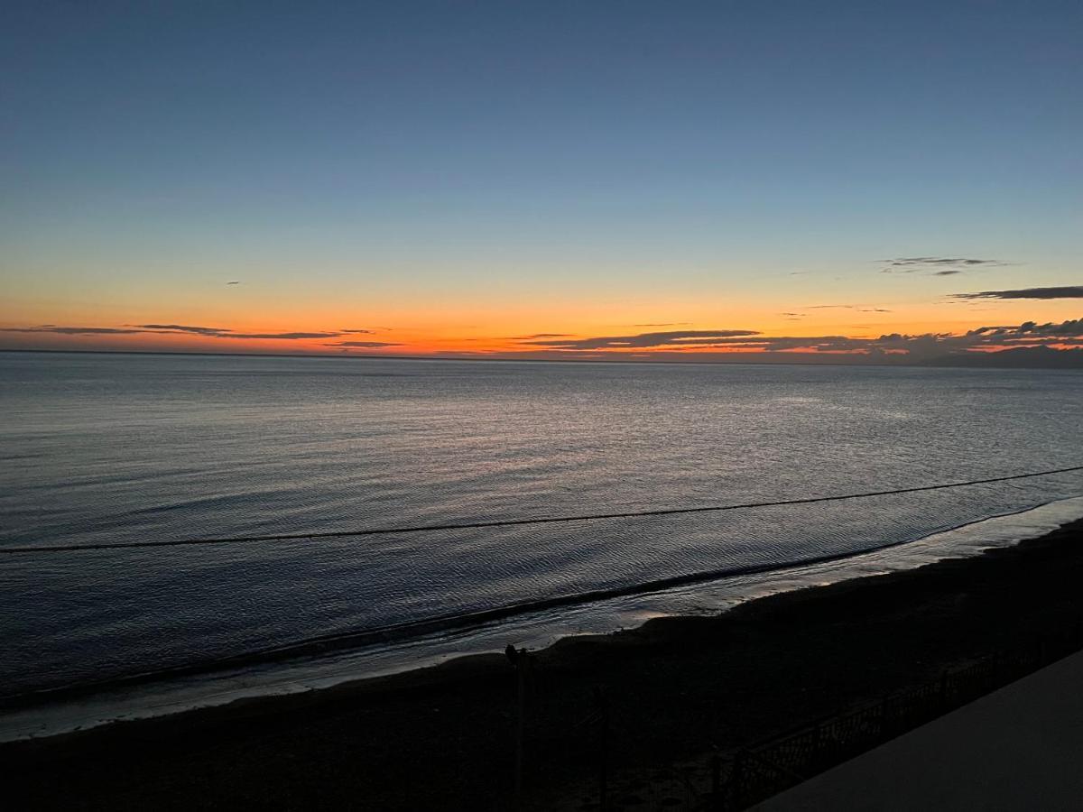 Villa Gloria Intero Alloggio Sulla Spiaggia 8 Posti Letto 15 Minuti Da Palermo E 35 Da Cefalu Casteldaccia Exterior foto